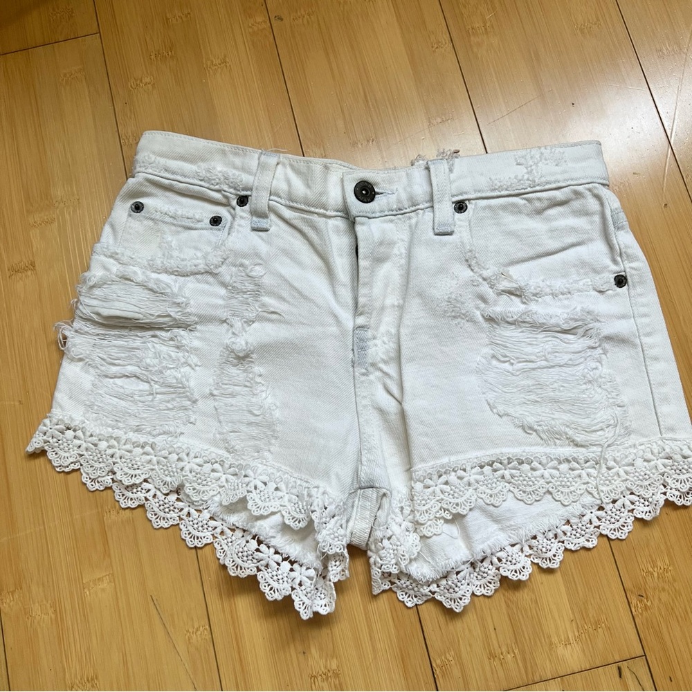 LF White Lace Trim Women Shorts 25